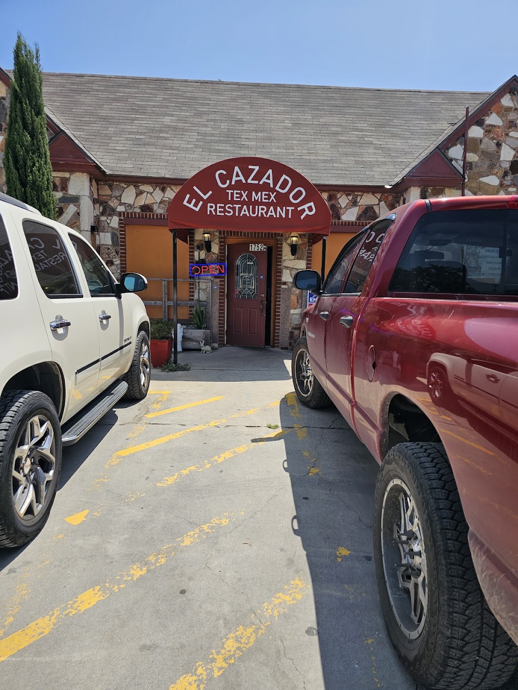 El Cazador Tex-Mex | 1752 W Court St, Seguin, TX 78155, USA | Phone: (830) 433-4473