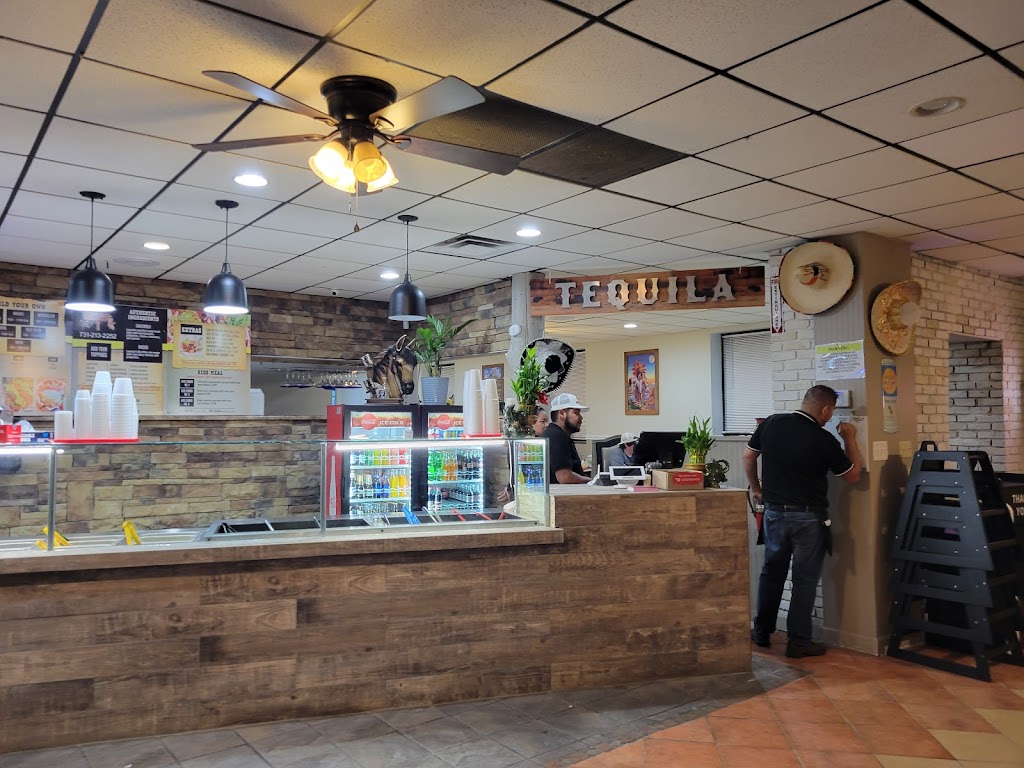 Laredo’s mexican Grill | 256 W Main St, Camden, TN 38320, USA | Phone: (731) 213-2252