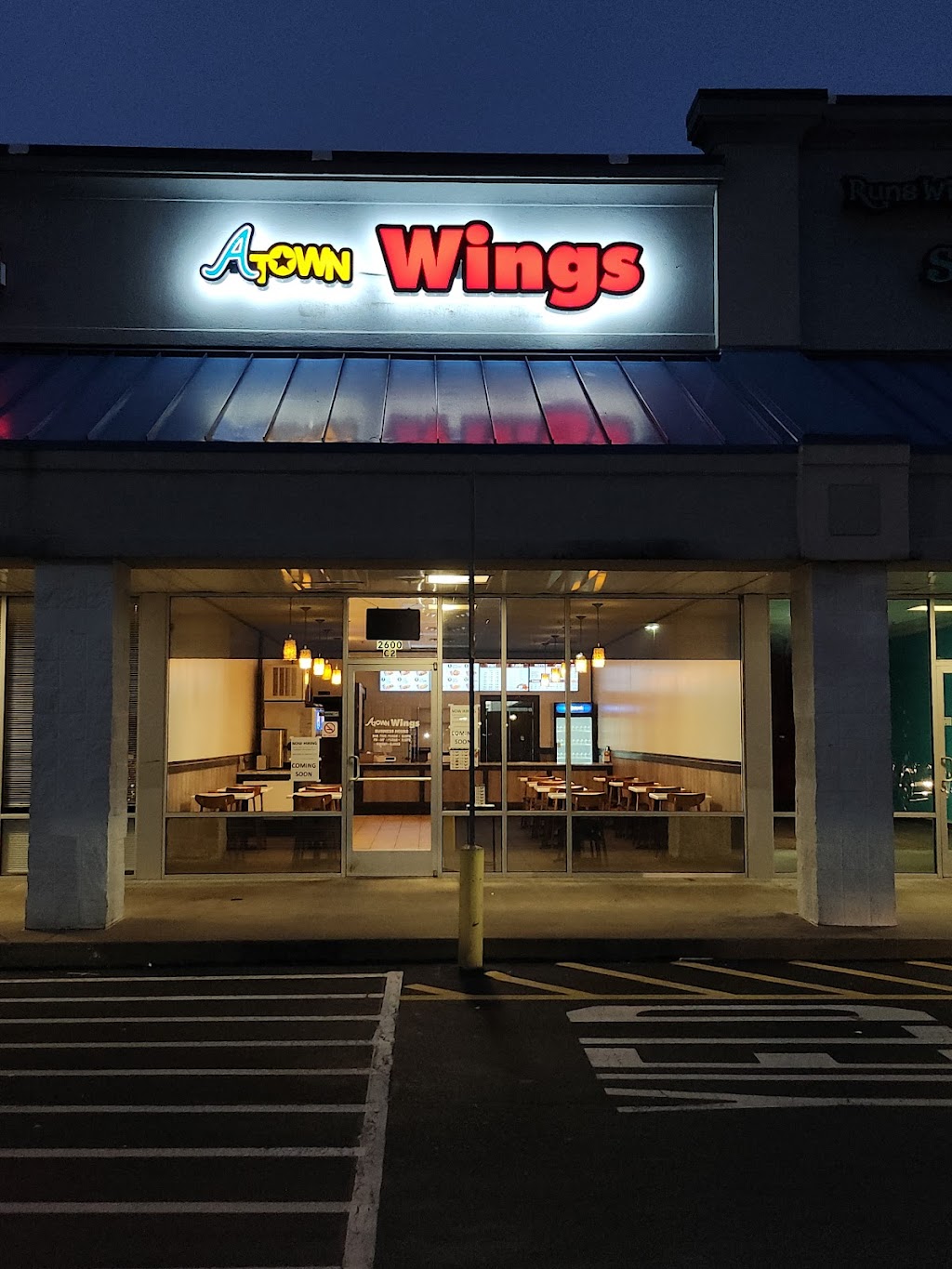 A Town Wings | 2600 N Columbia St C2, Milledgeville, GA 31061, USA | Phone: (478) 295-0585