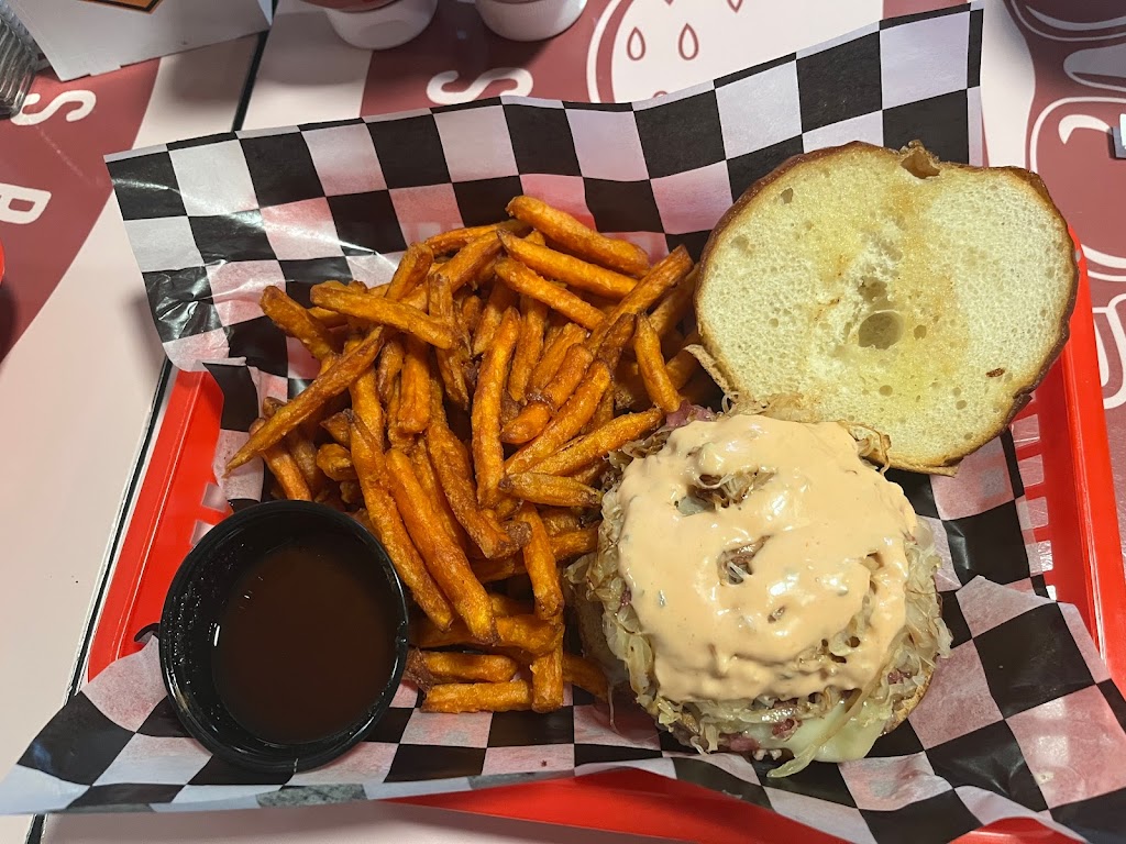 B4 Basement Burgers Bourbons & Brews | 1801 Pennsylvania Ave, Weirton, WV 26062, USA | Phone: (304) 224-1297