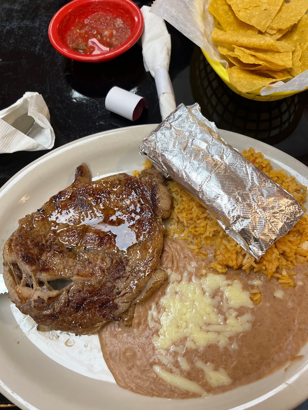 Taqueria San José | 411 N Main St, Monmouth, IL 61462, USA | Phone: (309) 760-8155