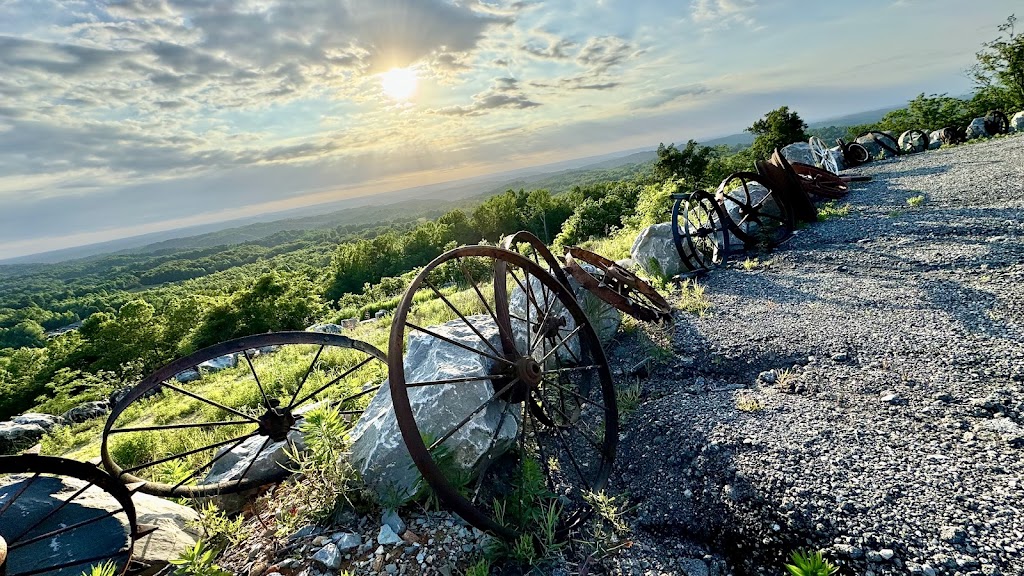 The Quarry at Weir Mountain | 12627 Burkesville Hwy, Celina, TN 38551, USA | Phone: (931) 704-1215