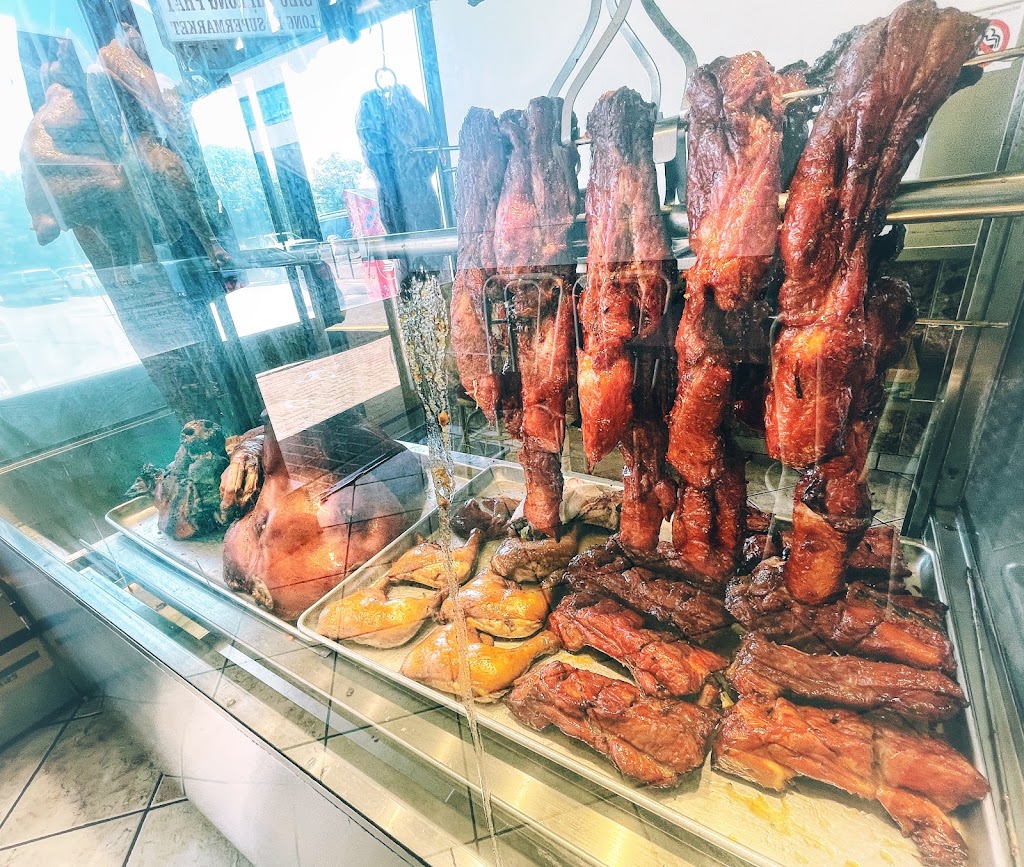 Mang Tomas Lechon | 3366 Keele St, North York, ON M3J 1L5, Canada | Phone: (416) 636-2988