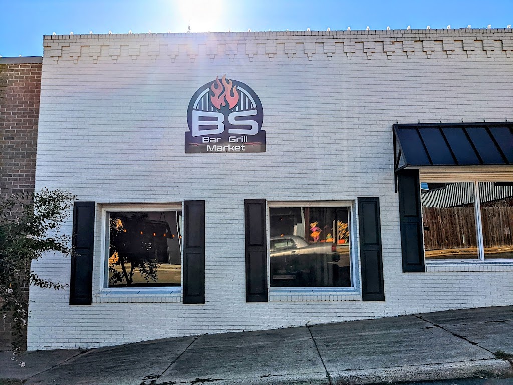 BS Bar Grill & Market | 105 W College St, Booneville, MS 38829, USA | Phone: (662) 720-6304