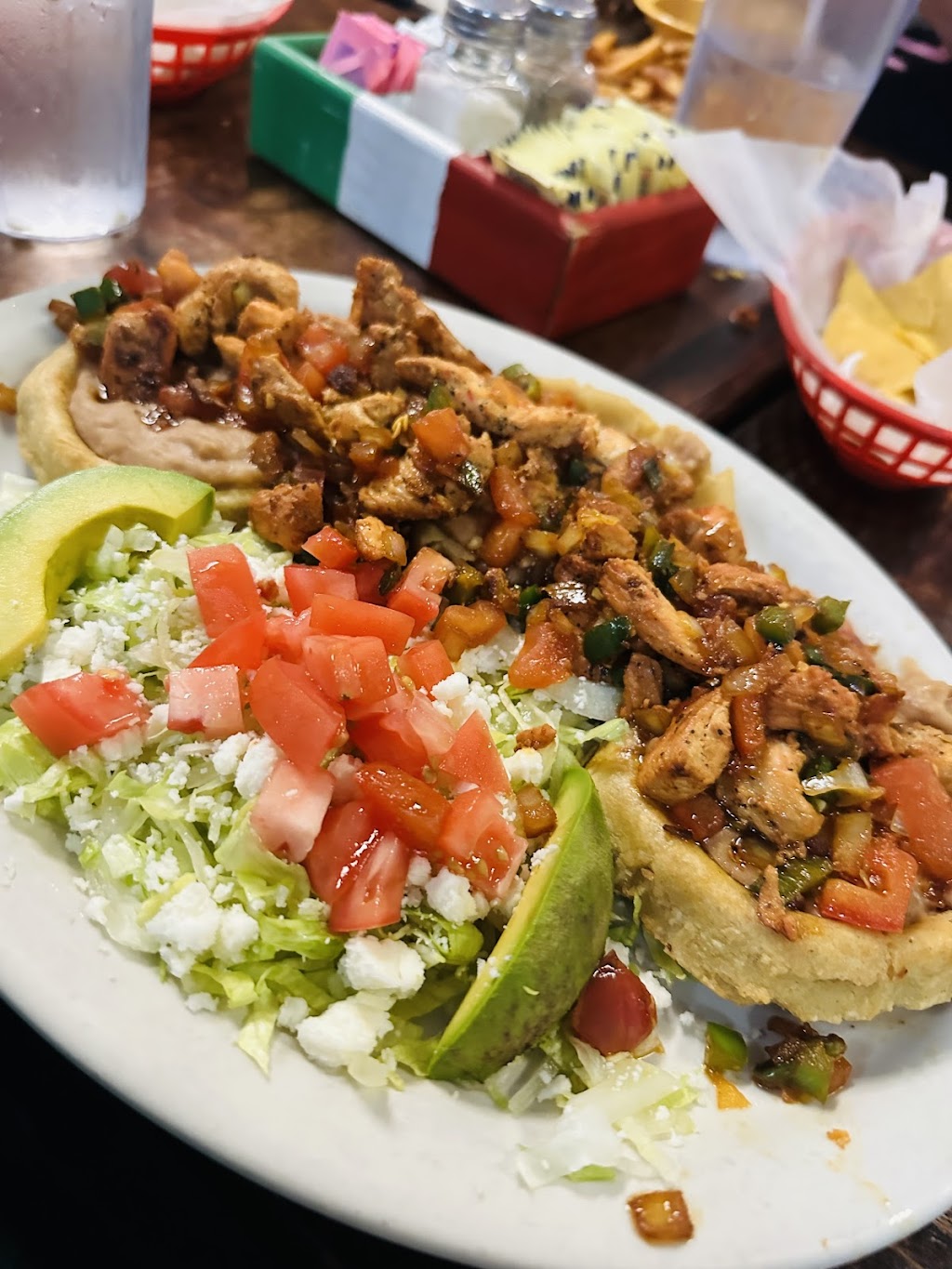 Los Amigos Mexican Restaurant | 1220 Fox Run Ave, Opelika, AL 36801, USA | Phone: (334) 759-7039